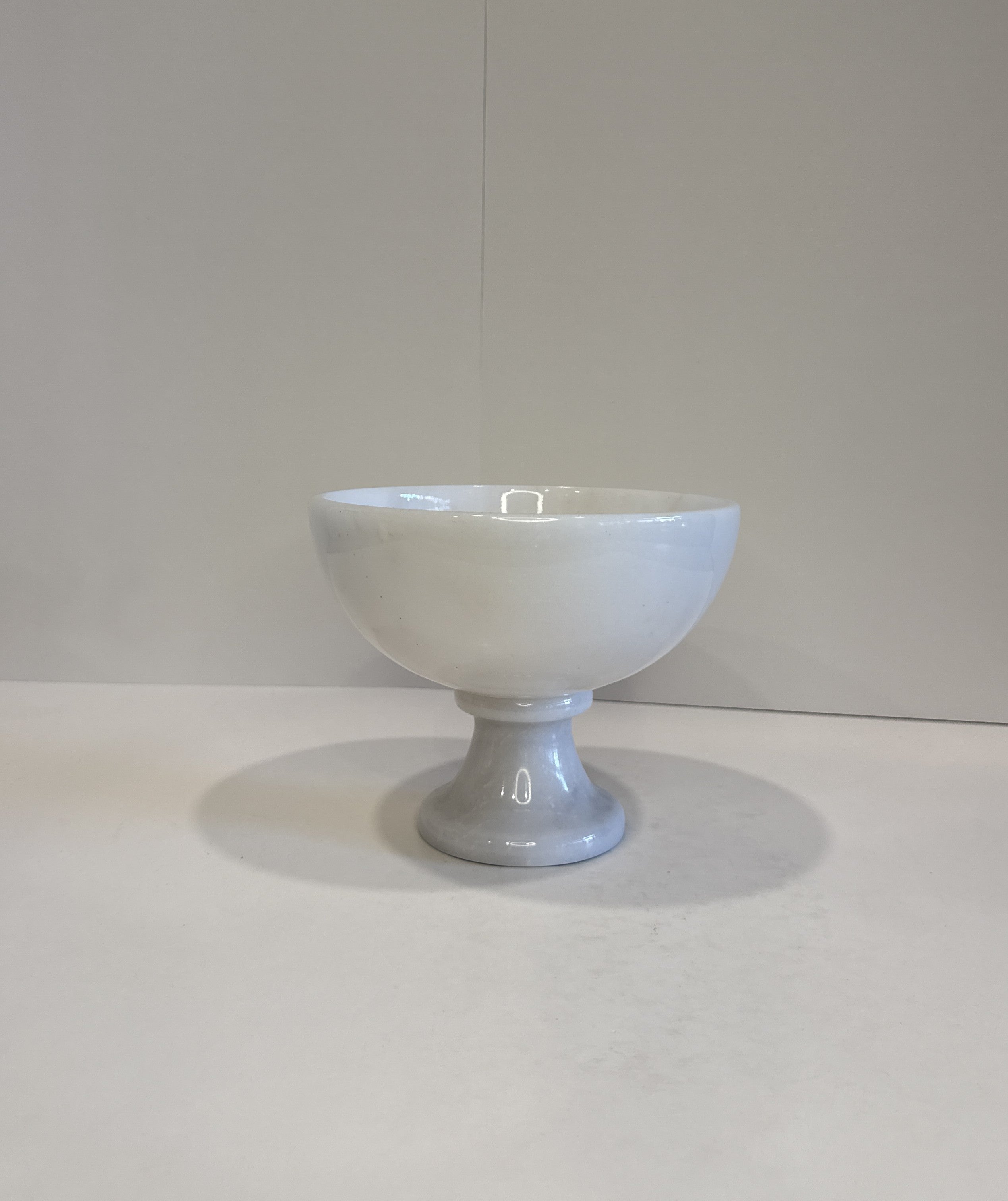 White Marble Rounded Footed Bowl — detail view 1