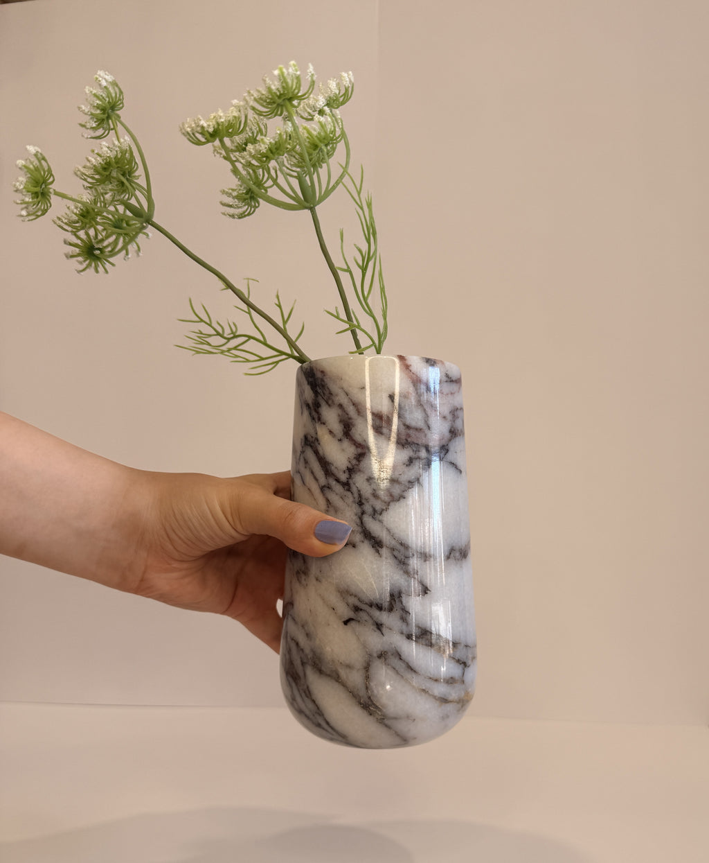 Viola Rounded Vase — detail view 2