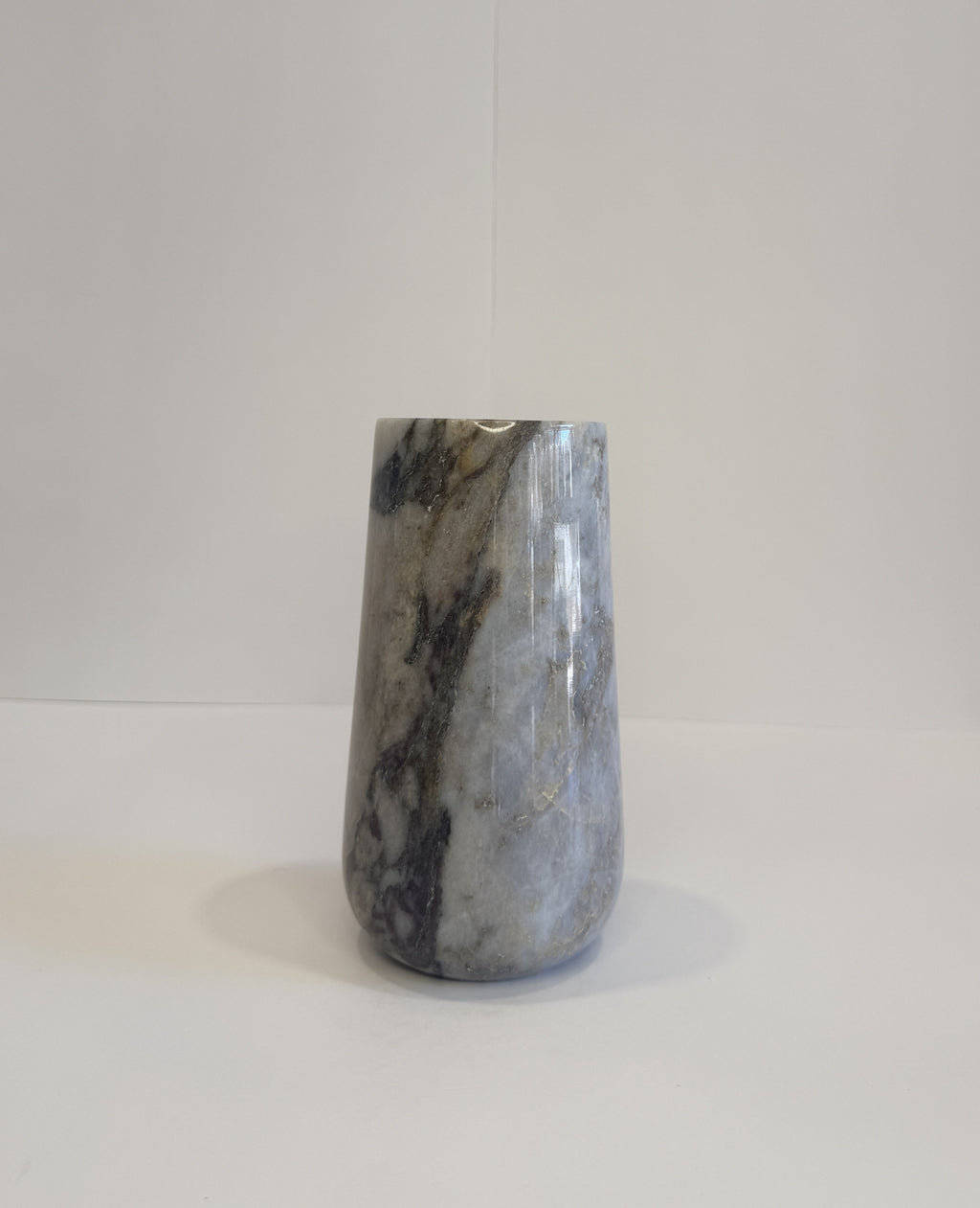 Viola Rounded Vase — detail view 3