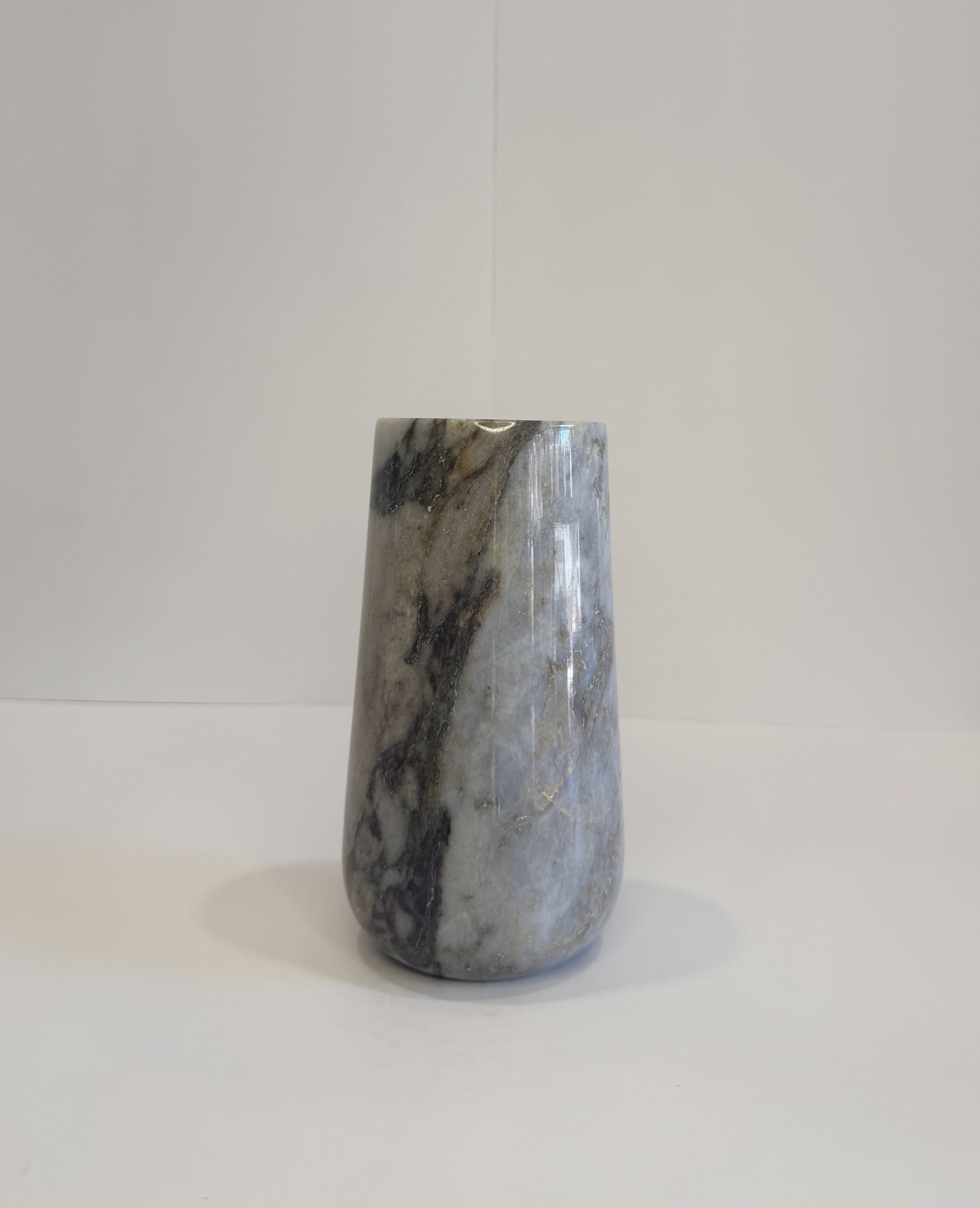 Viola Rounded Vase — detail view 3