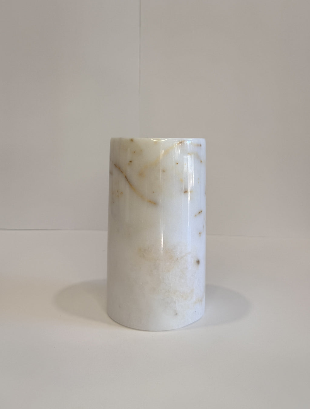 White Marble Flower Vase — detail view 10