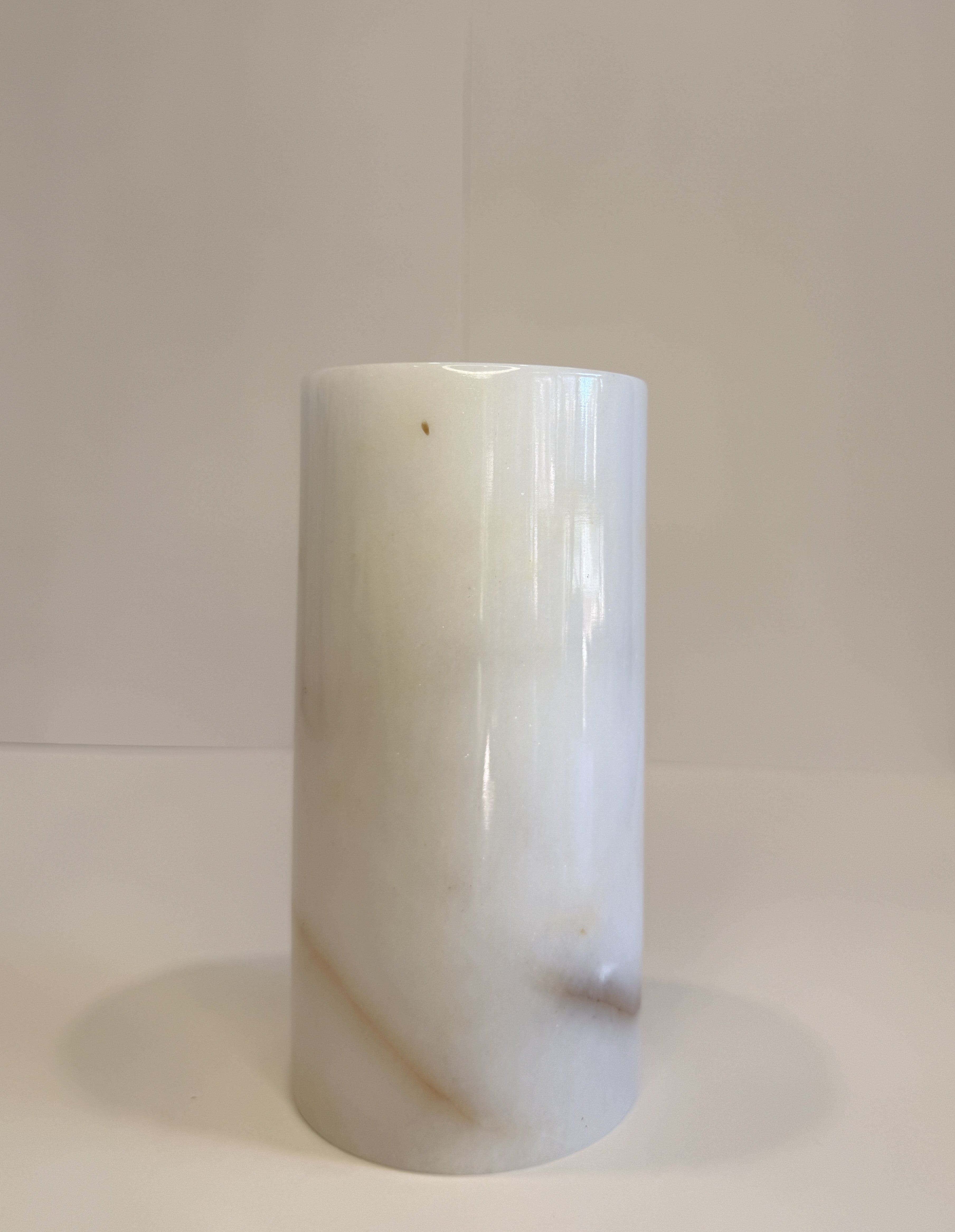 White Marble Flower Vase — detail view 12