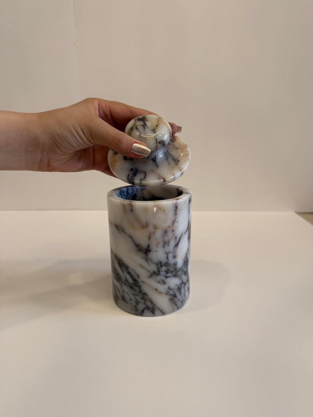 Viola Lidded Box — detail view 4