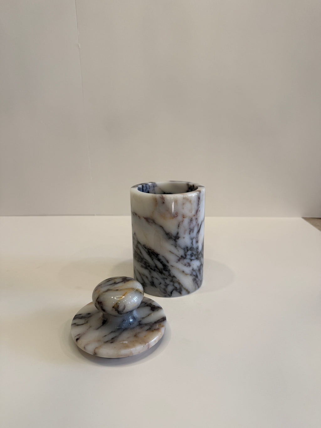 Viola Lidded Box — detail view 7