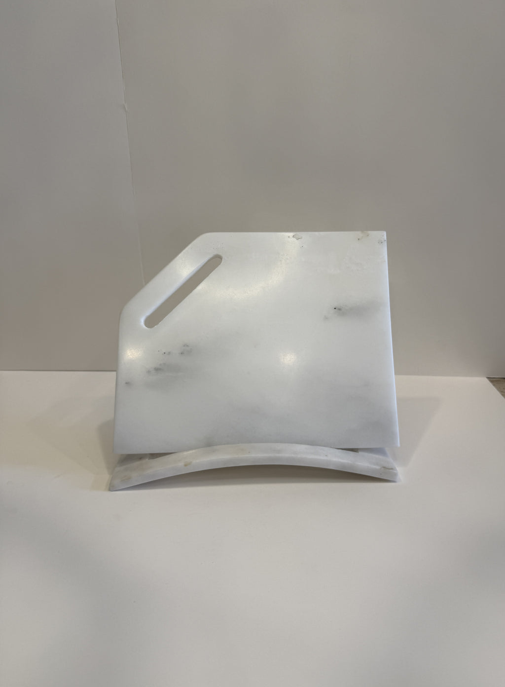White Marble Round Serving Board — detail view 1