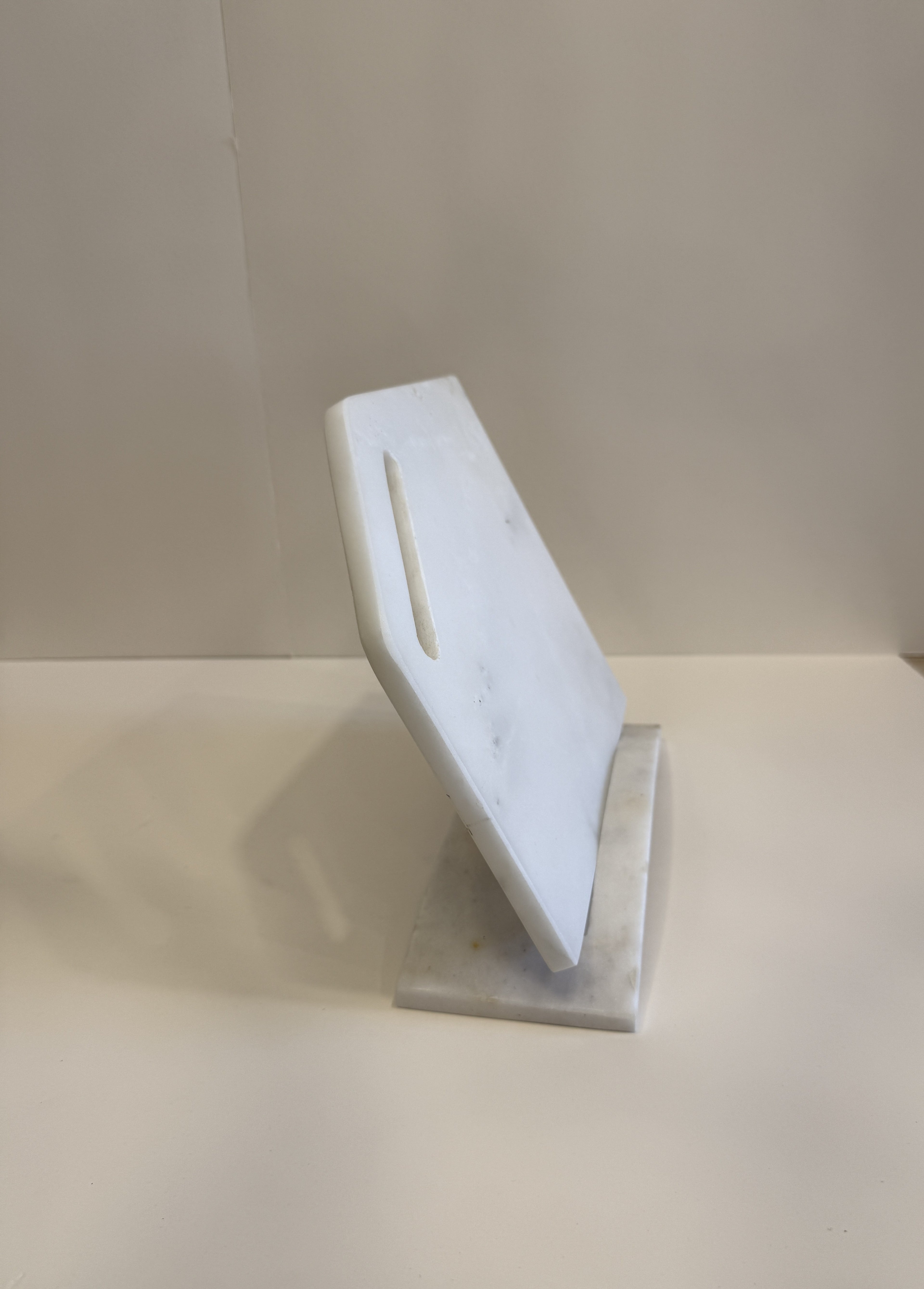 White Marble Round Serving Board — detail view 2