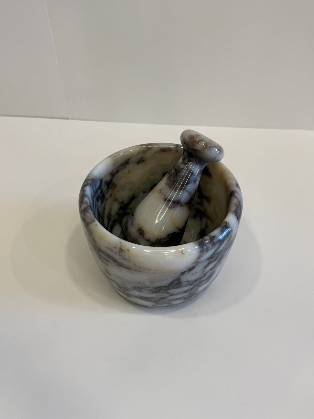 Handmade Marble Solid Mortar and Pestle — detail view 1