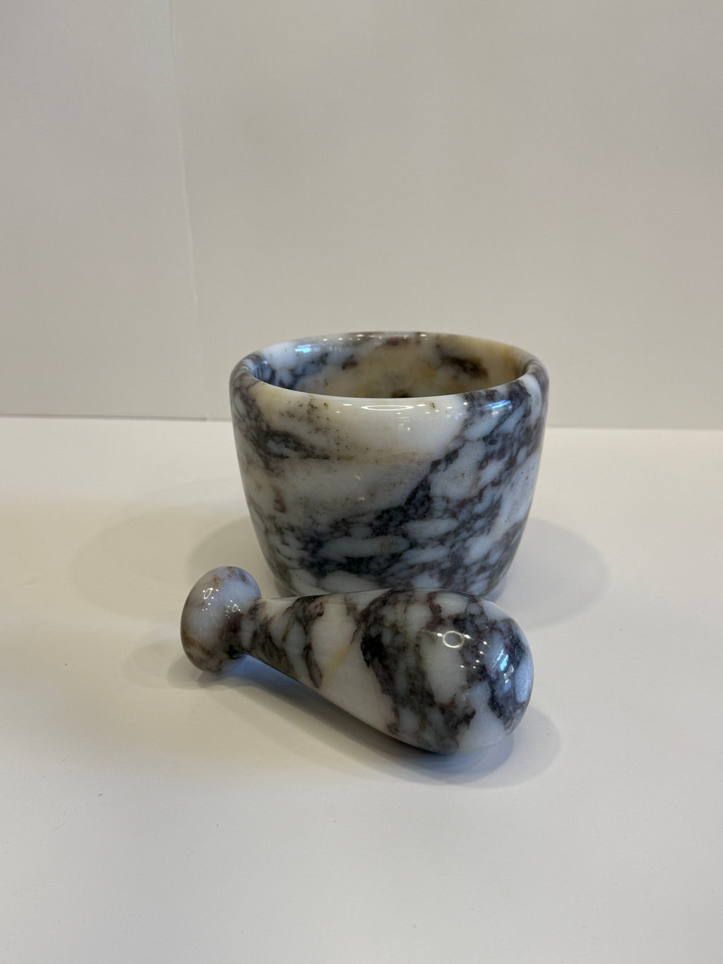 Handmade Marble Solid Mortar and Pestle — detail view 3