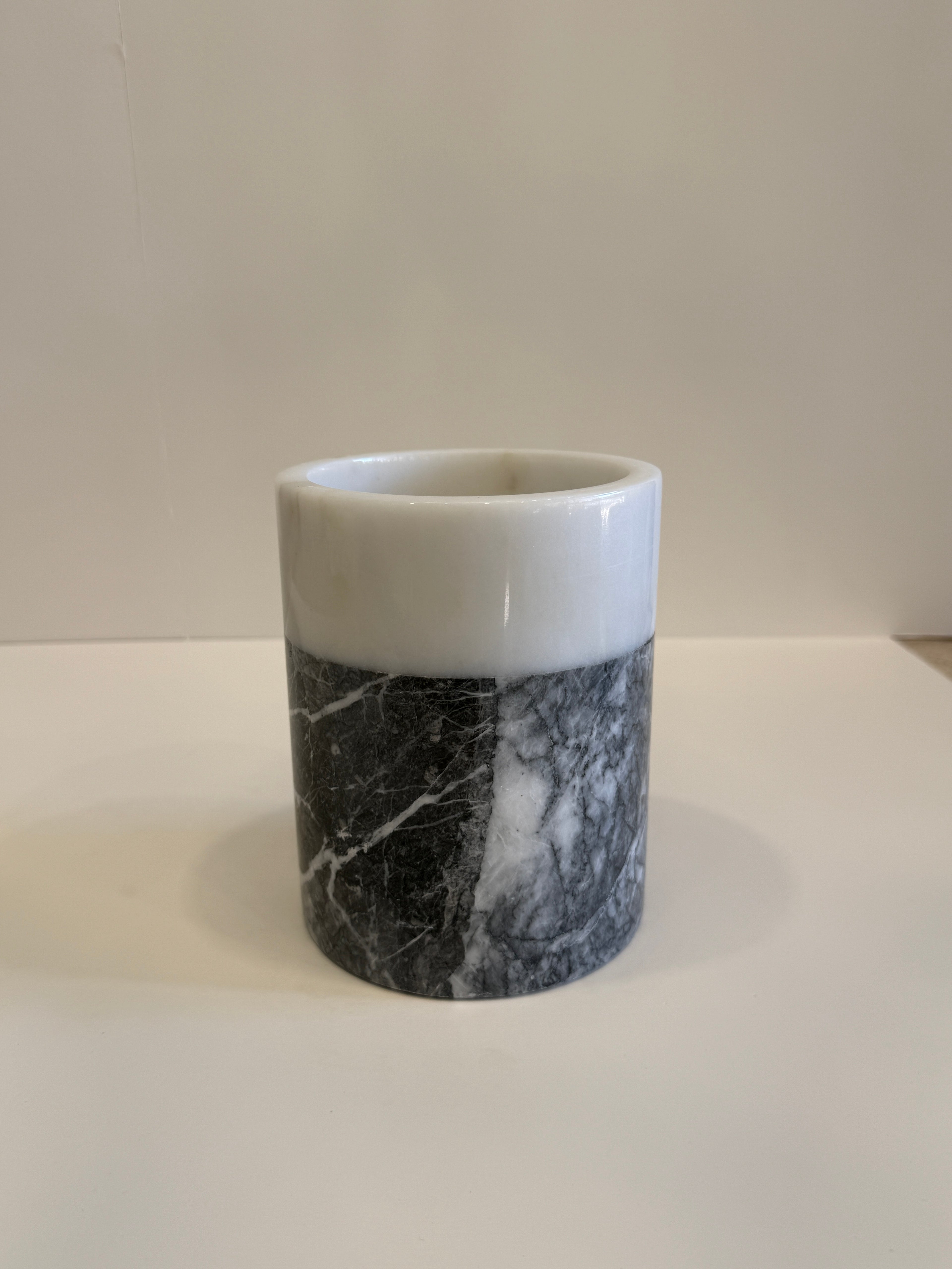 White & Grey Marble Modern Planter — detail view 2